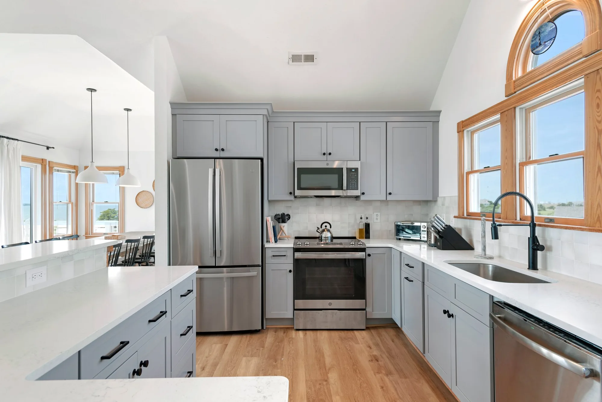 Gourmet kitchen