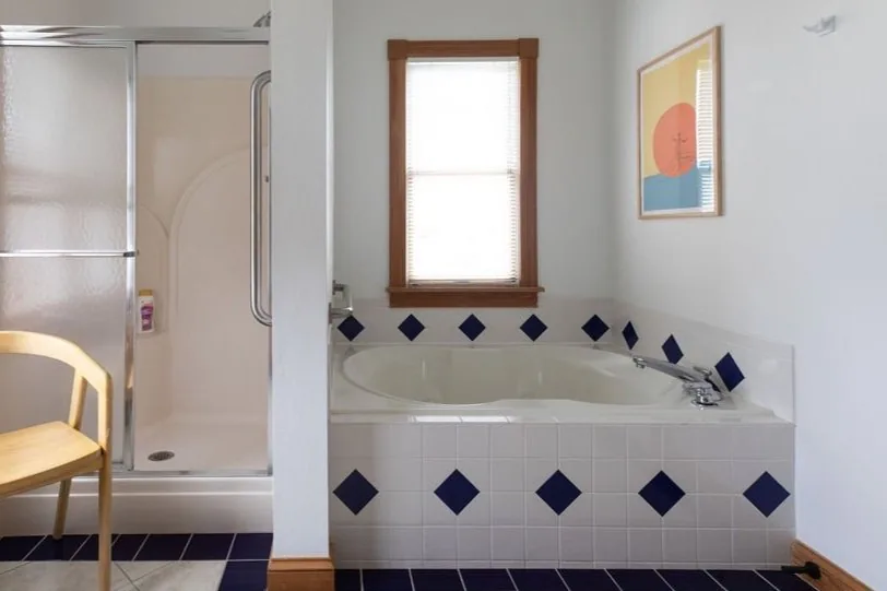 Jetted tub bath